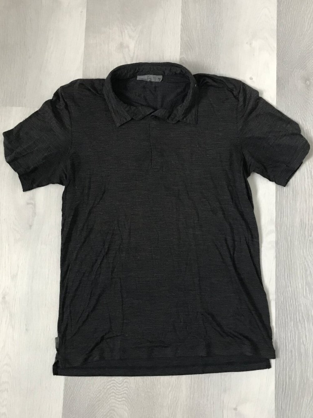 ICERBREAKER WOOL POLO SHIRT DARK GRAY SHORT SLEEVE MENS MEDIUM